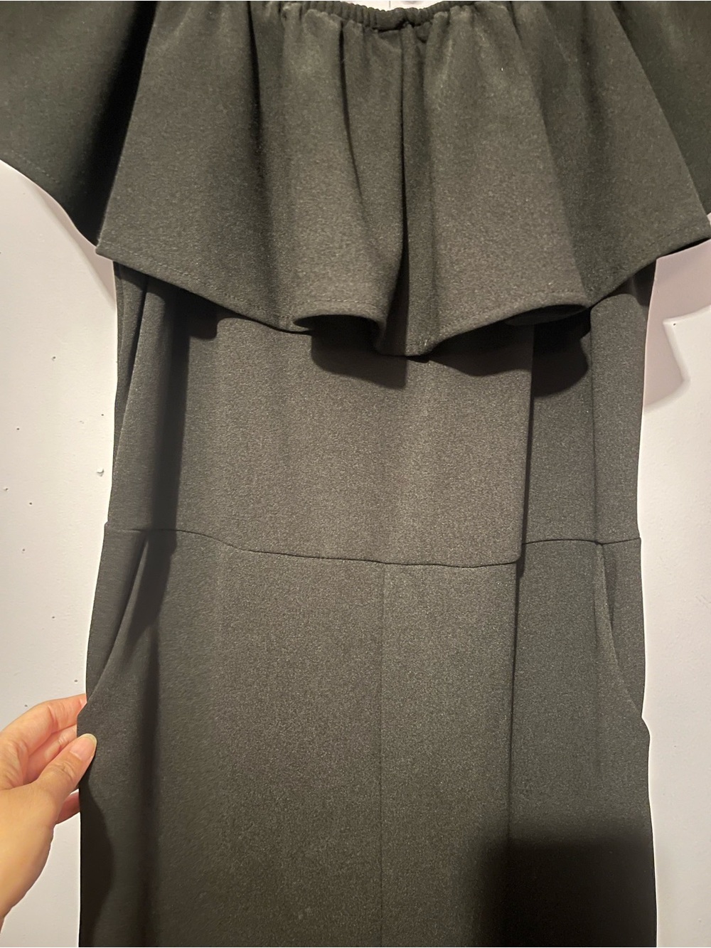 Off-Shoulder Ruffle Jumpsuit - Picture 4 of 6
